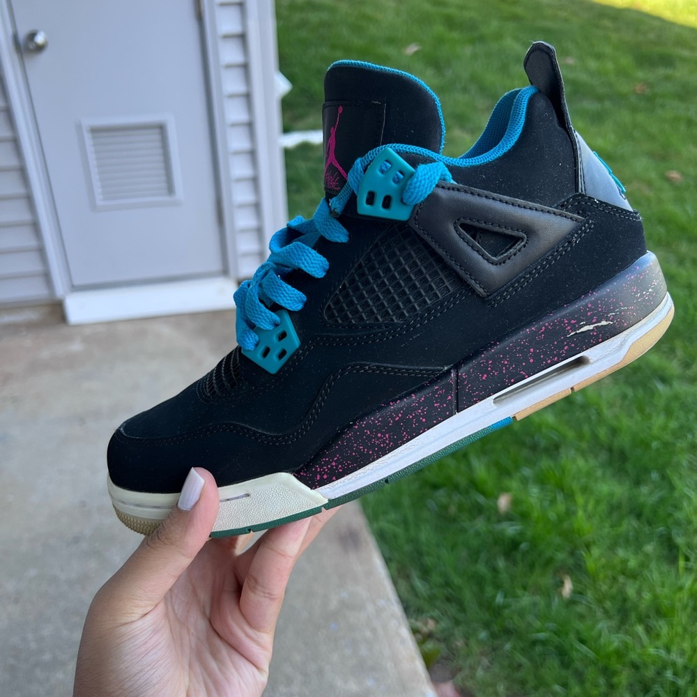 Air Jordan Retro 4 - Black Vivid Pink GS 5
